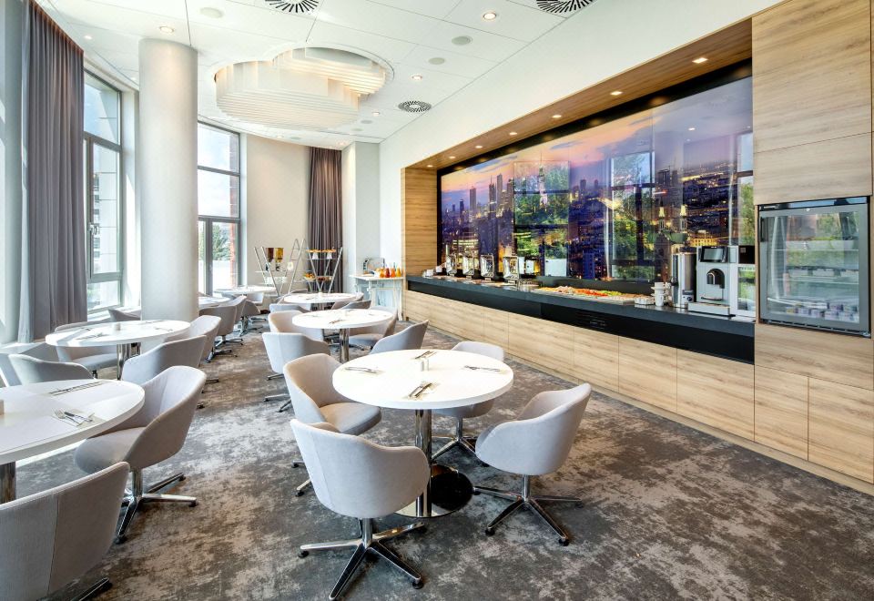 골든 튤립 바르샤바 에어포트