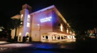 Ocean Beach Palace Hotel dekat Cypress Creek Station