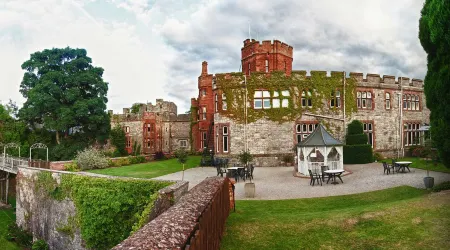 Cbh Ruthin Castle Hotel and Spa Отели в г. Клокаеног