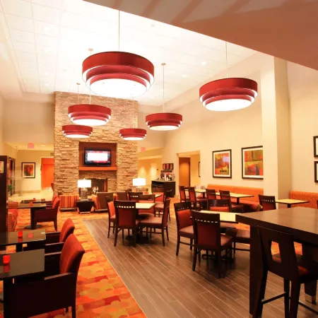 Hampton Inn & Suites Phoenix Chandler-Fashion Center