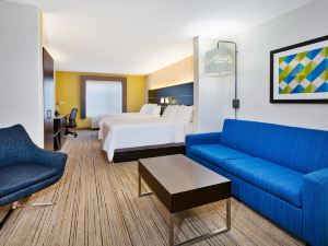 Holiday Inn Express & Suites Cleveland-Richfield