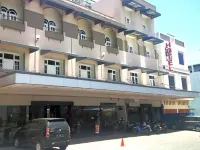 Grand Mega Hotel Hotels in Pondok Sayur