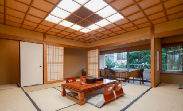 ATAMI KAKUREZATO(Atami Retreat)