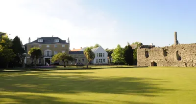 The Kings Arms Hotel 윈크톤 호텔