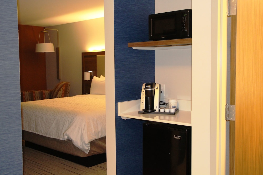 Holiday Inn Express & Suites Phoenix - Airport North, an Ihg Hotel