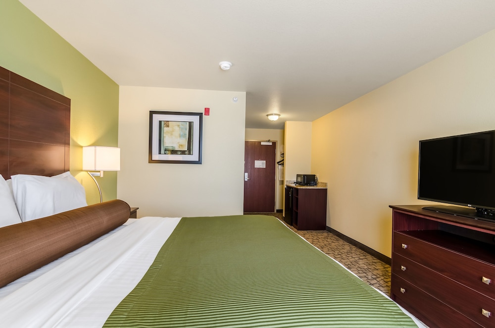 Cobblestone Hotel & Suites - McCook