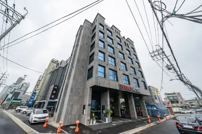 Hermes Hotel Yongin Отели рядом с достопримечательностью «Yonin Natural Recreation Forest»