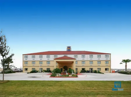 Best Western San Isidro Inn Отели рядом с достопримечательностью «Десайдрио Бизнес»