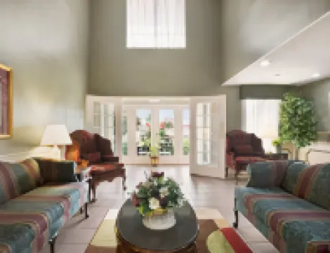 Super 8 by Wyndham Garner/Clayton/Raleigh