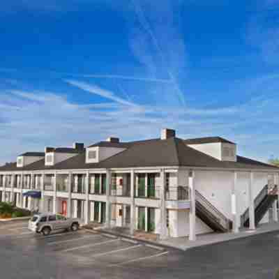 Super 8 by Wyndham Orangeburg North Hotel Exterior