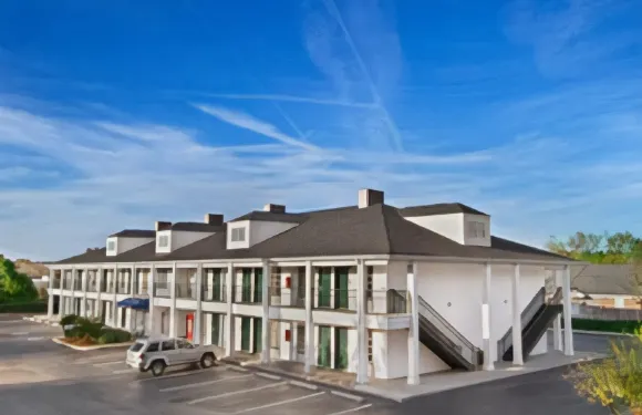 奧蘭治堡北温德姆速8酒店