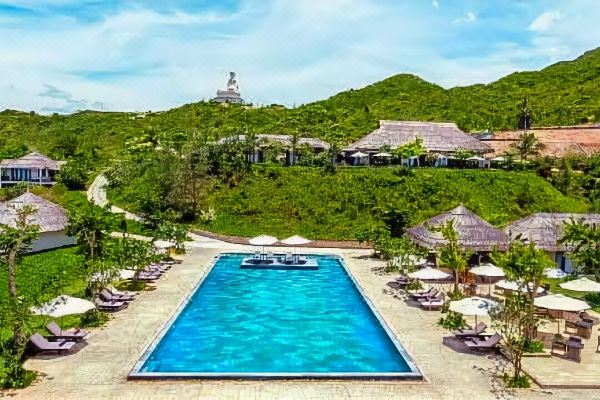 Crown Retreat Quy Nhon Resort-Phu Cat District Updated 2022 Room Price-Reviews & Deals | Trip.com