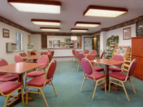 River Hill Inn & Suites Hotels in Hudson