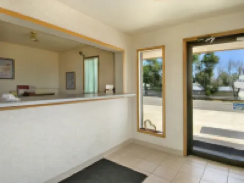 Super 8 by Wyndham Bowman Hotels in Bowman