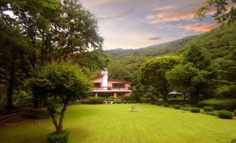 Gapyeong Homyeongsan Valley Pension