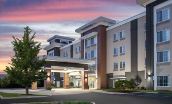 La Quinta Inn & Suites by Wyndham Columbus - Edinburgh