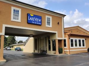 Lake View Inn & Suites