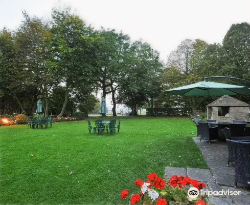Hyll Hotel - parking