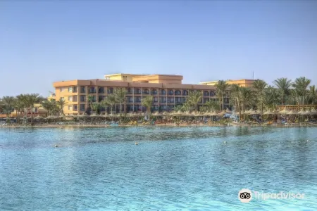 Giftun Azur Resort Отели рядом с достопримечательностью «Махмея пляж»