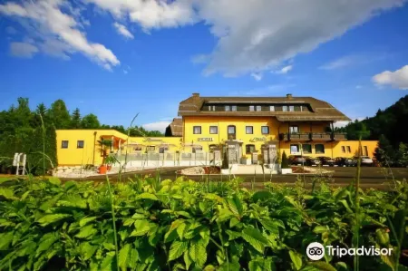 Hotel Rösch Отели в г. Moosburg in Karnten