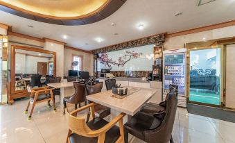 Gyeongpo Emerald Beach Hotel