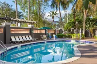 La Quinta Inn & Suites by Wyndham Ft. Lauderdale Plantation - Swimmingpools