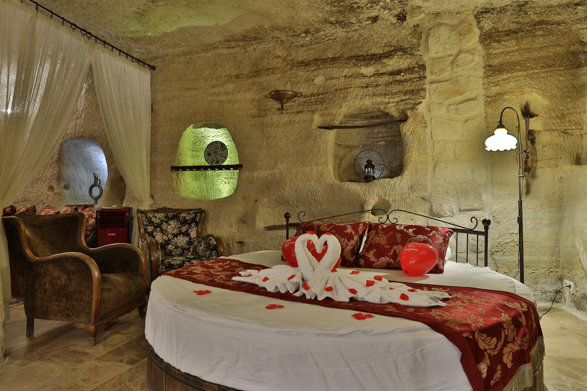 Mithra Cave Hotel