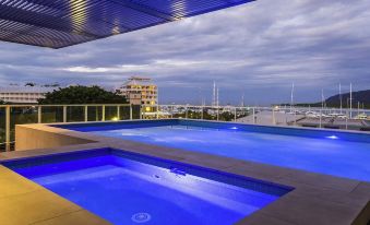 Privately Owned Hotel Room by Cairns Marina 222