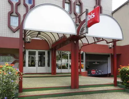 Ibis Douala Отели в г. Дуала