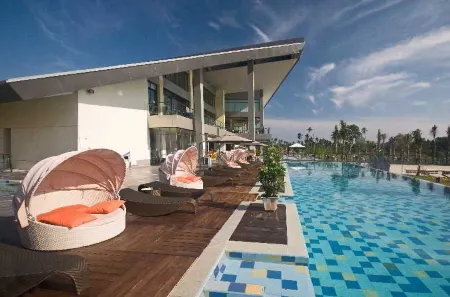 Novotel Manado Golf Resort & Convention Center Отели рядом с достопримечательностью «GMIM Sentrum Manado»