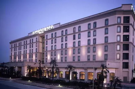 Cosmo Hotel Palace Отели рядом с достопримечательностью «Villa Ghirlanda Silva»