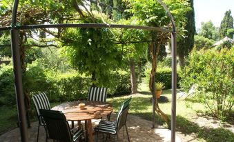 Charming Holiday Home with Large Garden in Bevagna