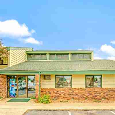 Travelodge by Wyndham Valleyfair Shakopee Hotel Exterior