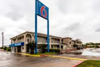 Motel 6 San Antonio, TX - Splashtown Hotel in zona Pletz County Park