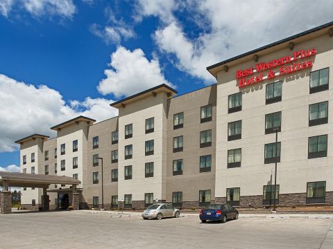 Best Western Plus Williston Hotel  Suites