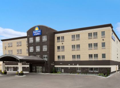 Days Inn & Suites by Wyndham Winnipeg Airport Manitoba