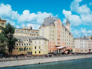 Rosso Riva Hotel