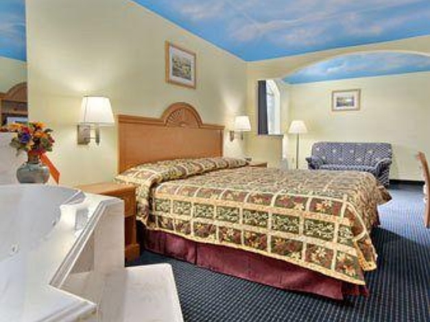 Sapphire Inn & Suites