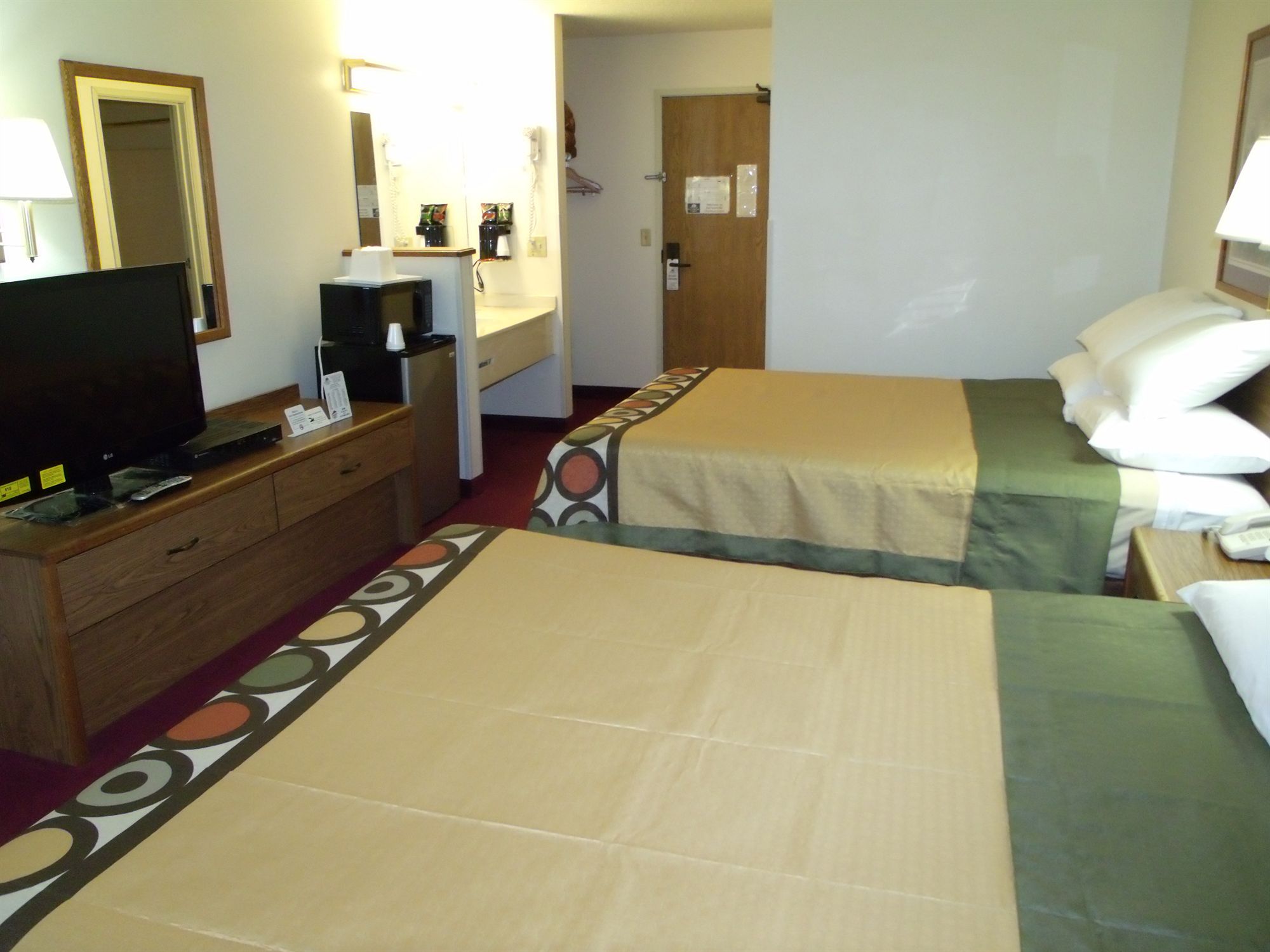 Americas Best Value Inn & Suites Harrisonville