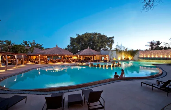 藍水馬裏巴哥海灘度假村