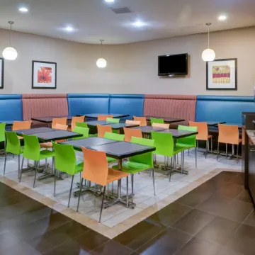 Best Western Inn & Suites San Diego – Zoo/SeaWorld Area Отели рядом с достопримечательностью «Старый город»