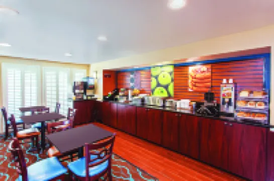 La Quinta Inn & Suites by Wyndham Hesperia Victorville Hotels in Hesperia