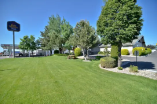 Best Western Sawtooth Inn  Suites Hotels in 