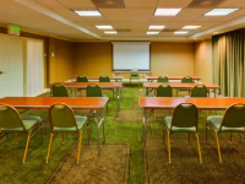 La Quinta Inn & Suites by Wyndham Lakeland West Hotels in Lakeland