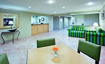 La Quinta Inn & Suites by Wyndham Mansfield Oh