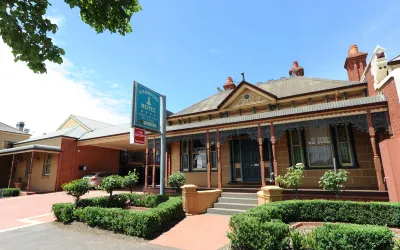 Alexandra Place Hotels in White Hills
