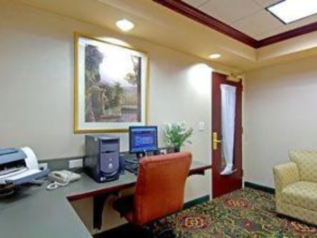 SpringHill Suites Manchester-Boston Regional Airport