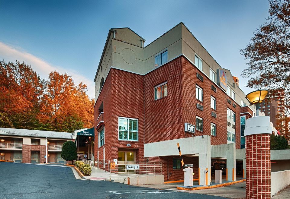 Red Lion Hotel Rosslyn Iwo Jima-Arlington Updated 2023 Room Price-Reviews Deals | Trip.com