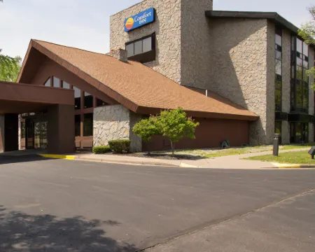 Comfort Inn & Suites Syracuse-Carrier Circle Hotels in DeWitt