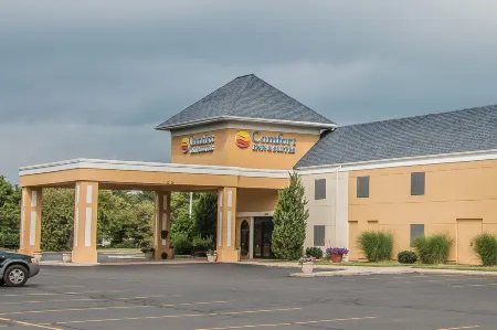 Quality Inn & Suites Coldwater Near I-69